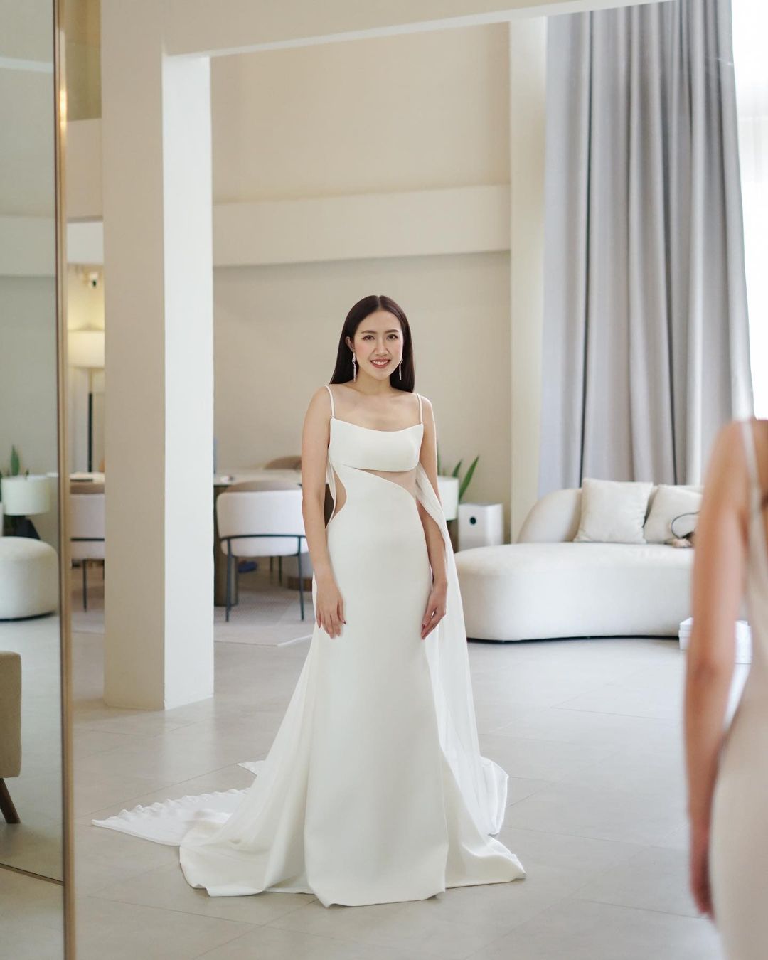 tailoring wedding dress Hien Khoi Bridal